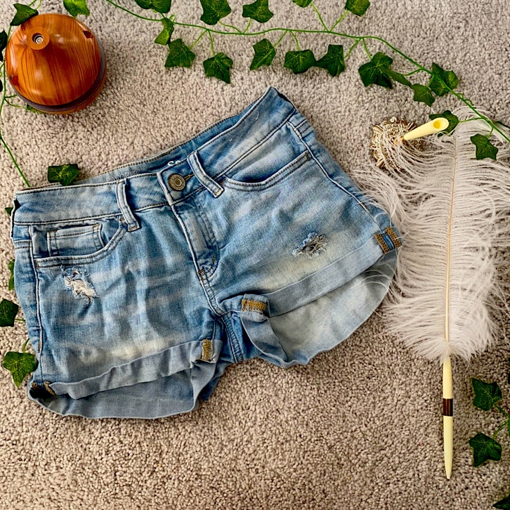 Cute jean shorts with rips